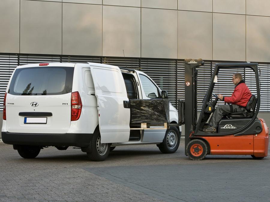  Hyundai H1 Van 2008 года  (фото 11 из 16)